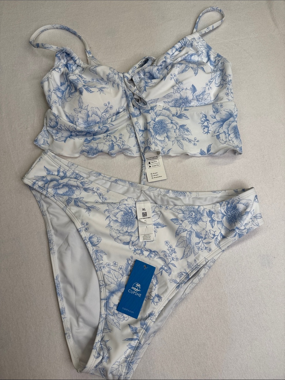 Cupshe White and Light Blue Floral Lace-Up Bikini Set
